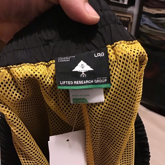 LRG 3xl windbreaker pants new - Picture 3 of 4